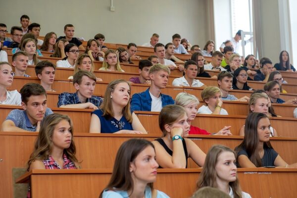 Иностранцы могут поступить на учебу в России, сдав тест по русскому языку