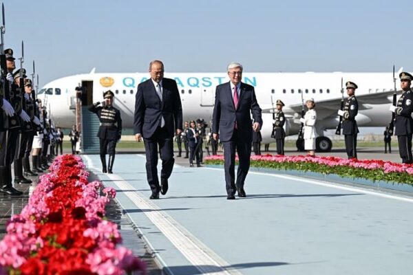 Токаев прибыл в Самарканд на саммит Евросоюза и Центральной Азии
