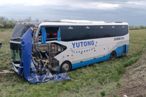 Водитель автобуса погиб в ДТП с грузовиком в Актюбинской области